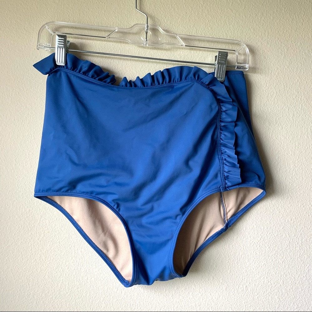 Kortni Jeane Ruffle Bottom Med